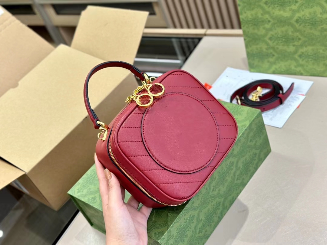 9a Fashion Retro Crossbody Bag Women's Camera Style Wallet Luxury Handbag Sheep Leather Size 17 * 15cm
9a Fashion Retro Crossbody Bag Women's Camera Style Wallet Luxury Handbag Sheep Leather Size 17 * 15cm