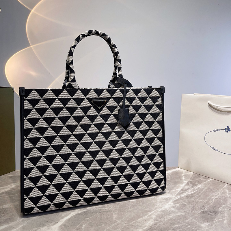 Designer Prad Triangle Logo Cotton Woven Shopping Totes Shoulder Bags Large Capacity Nylon Belts Underarm Classic Colors Women Purses Hobo The Tote Bag Size 39x31 cm, 1# 39x31cm
Designer Prad Triangle Logo Cotton Woven Shopping Totes Shoulder Bags Large Capacity Nylon Belts Underarm Classic Colors Women Purses Hobo The Tote Bag Size 39x31 cm, 1# 39x31cm