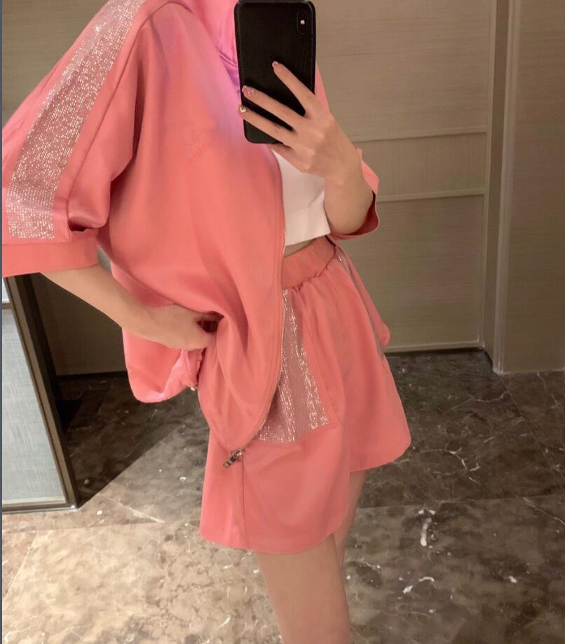 Women's High Temperature Hot Diamond Short Sleeve Zipper Coat Elastic Waist Shorts Set Black Pink SML623, Customize
Women's High Temperature Hot Diamond Short Sleeve Zipper Coat Elastic Waist Shorts Set Black Pink SML623, Customize