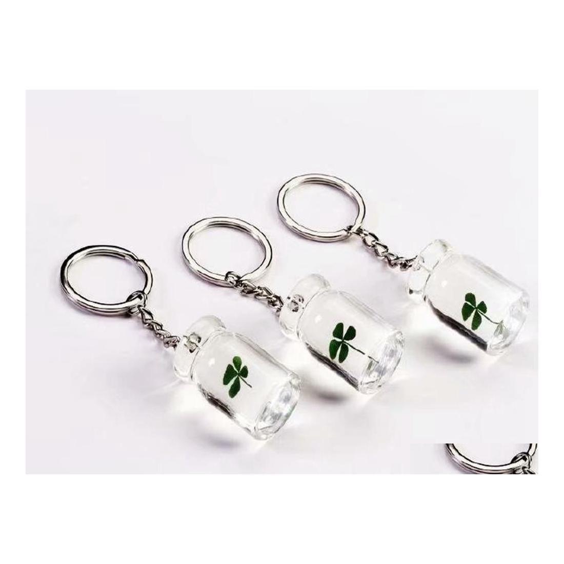 Key Rings Yqtdmy 12 Pcs Fashion Real Four Leaf Clover Keychain Collecting Drifting Bottle Drop Delivery Jewelry Otiun Dhonh
Key Rings Yqtdmy 12 Pcs Fashion Real Four Leaf Clover Keychain Collecting Drifting Bottle Drop Delivery Jewelry Otiun Dhonh