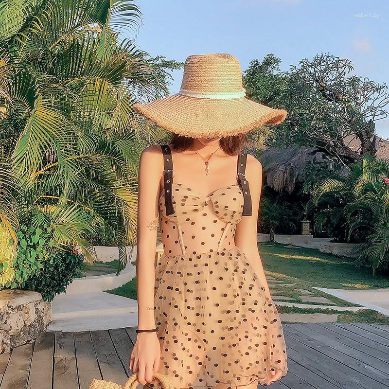 Women's Swimwear Fairy Fan Polka Dots Dress Ladies Korean Skirt-style One-piece Swimsuit Conservatively Covers Belly Sexy Spring
Women's Swimwear Fairy Fan Polka Dots Dress Ladies Korean Skirt-style One-piece Swimsuit Conservatively Covers Belly Sexy Spring