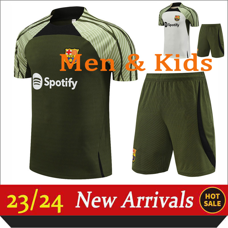 2023/24 BarcelonaS Short sleeved shorts training suit soccer tracksuits survetement foot chandal futbol sportswear
2023/24 BarcelonaS Short sleeved shorts training suit soccer tracksuits survetement foot chandal futbol sportswear