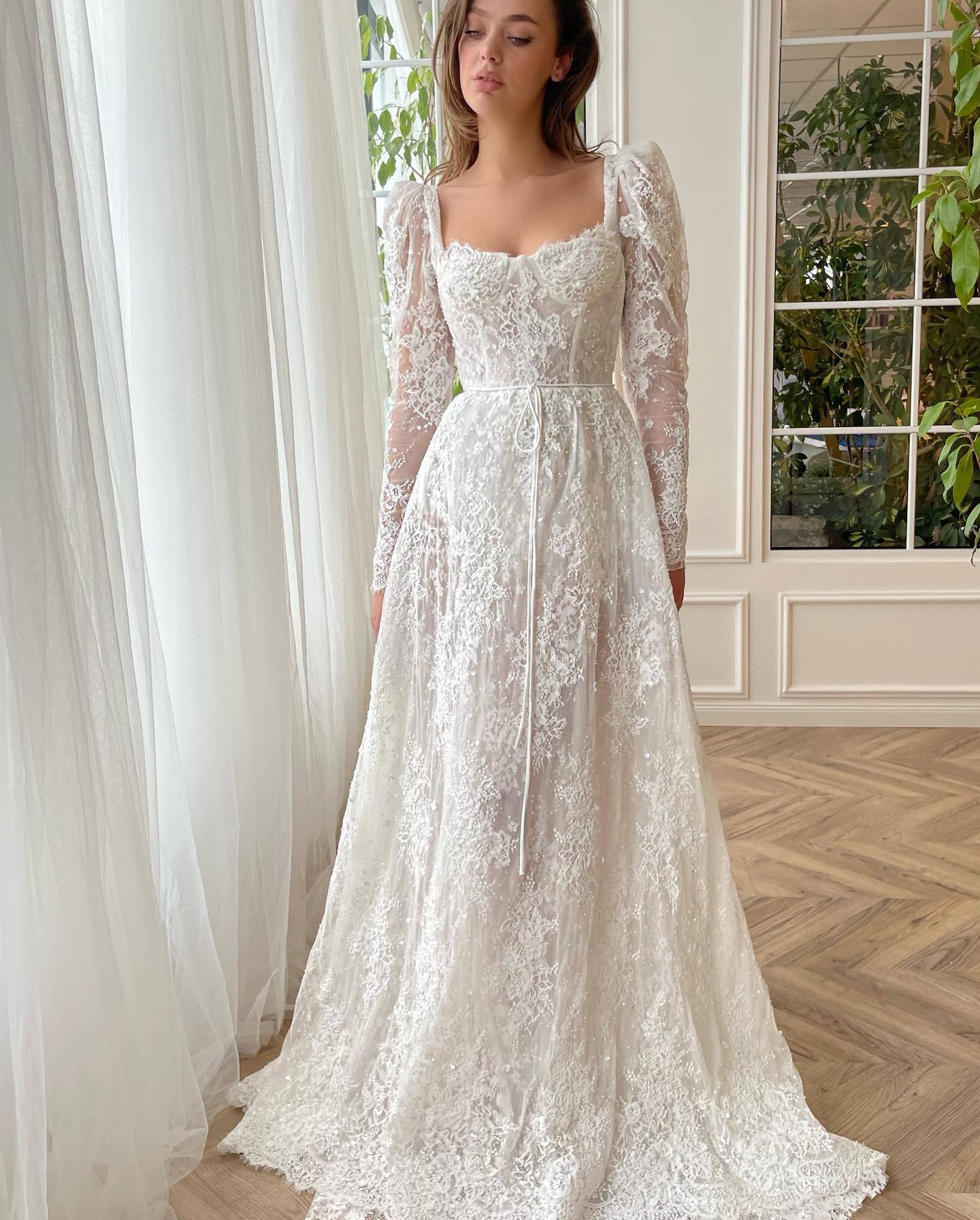 Fashion Lace A Line Dresses Square Neck Long Sleeves Wedding Dress Sweep Train Designer Bridal Gowns 0515