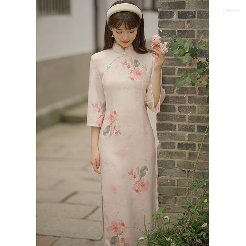 Ethnic Clothing Improved Cheongsam 2023 Inverted Large Sleeve Woolen Cloth Young Women's Autumn Style High-end Temperament And Winter
Ethnic Clothing Improved Cheongsam 2023 Inverted Large Sleeve Woolen Cloth Young Women's Autumn Style High-end Temperament And Winter