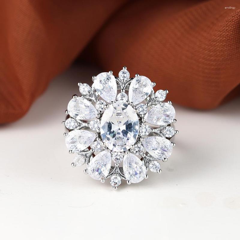 Wedding Rings Luxury White Zircon Stone Flower Ring For Women Pear Cut Teardrop Crystal Banquet Jewelry Size 6 7 8 9 10
Wedding Rings Luxury White Zircon Stone Flower Ring For Women Pear Cut Teardrop Crystal Banquet Jewelry Size 6 7 8 9 10