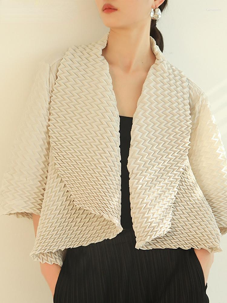 Women's Blouses YUDX Wave Pleated Shirts For Women 2023 Autumn Summer Loose Lapel Solid Color Open Stitch Casual Top Female Clothing, Beige
Women's Blouses YUDX Wave Pleated Shirts For Women 2023 Autumn Summer Loose Lapel Solid Color Open Stitch Casual Top Female Clothing, Beige