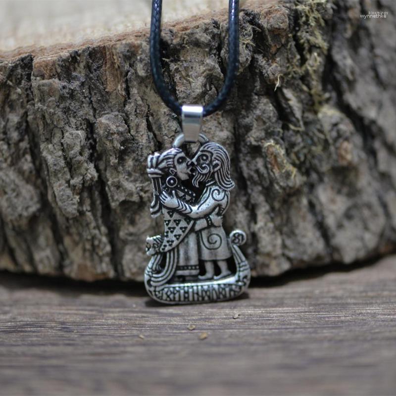 Pendant Necklaces LANGHONG 1pcs Viking Necklace For Women Viking's Kiss Lovers Girls
Pendant Necklaces LANGHONG 1pcs Viking Necklace For Women Viking's Kiss Lovers Girls