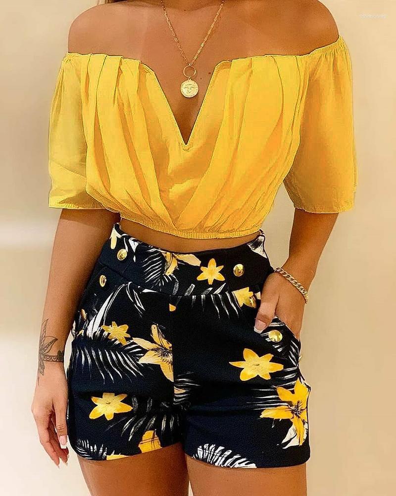 Women' Tracksuits Women Casual 2pcs Suits Off Shoulder Ruched Crop Top And Tropical Print Button Design Shorts Set, Red
Women' Tracksuits Women Casual 2pcs Suits Off Shoulder Ruched Crop Top And Tropical Print Button Design Shorts Set, Red