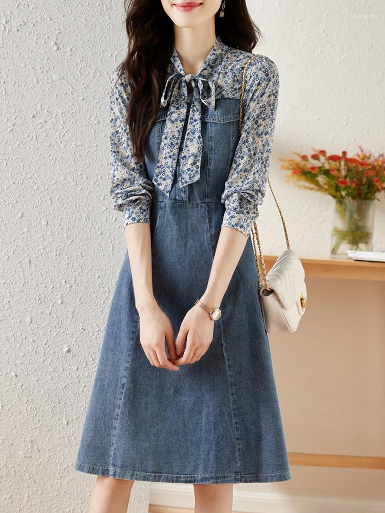 Casual Dresses Vintage Floral Print Patchwork Denim Dress For Women 2023 Spring Summer High Waist Elegant Office Lady Jean, Blue
Casual Dresses Vintage Floral Print Patchwork Denim Dress For Women 2023 Spring Summer High Waist Elegant Office Lady Jean, Blue