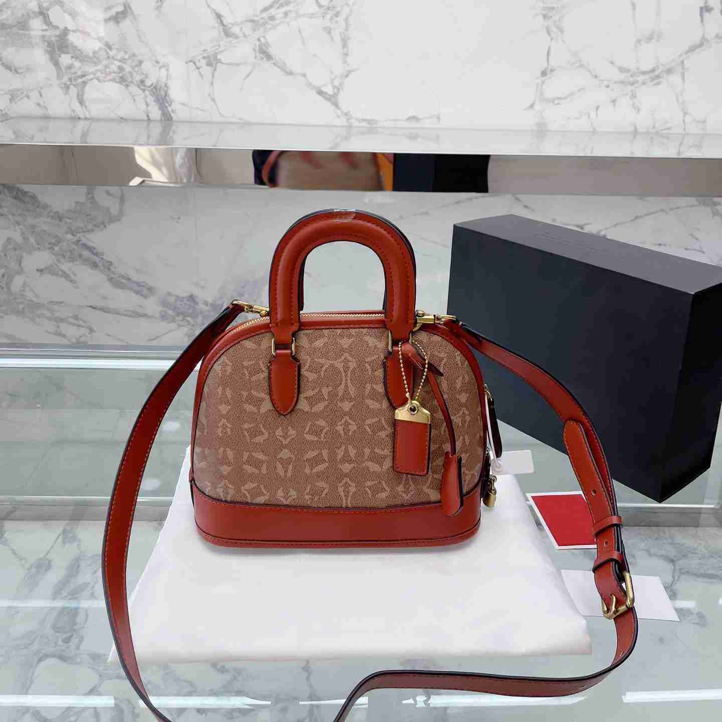 Luxurys Handbags Crossbody Bags Handbag For Women Mirror Quality Luxury Coabag Seashell Bag Leather Female Fashion Trendy Tabby Shoulder Bag With Dust Bag, Cbz02 26x20cm
Luxurys Handbags Crossbody Bags Handbag For Women Mirror Quality Luxury Coabag Seashell Bag Leather Female Fashion Trendy Tabby Shoulder Bag With Dust Bag, Cbz02 26x20cm