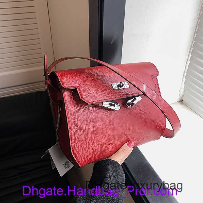 Hrems Designer Wholesale kyllie tote bags online store 2023 Solid Color PU Fashion Personality Day Bag Simple Womens Single Shoulder Crossbod With Real Logo, Bordeaux red
Hrems Designer Wholesale kyllie tote bags online store 2023 Solid Color PU Fashion Personality Day Bag Simple Womens Single Shoulder Crossbod With Real Logo, Bordeaux red