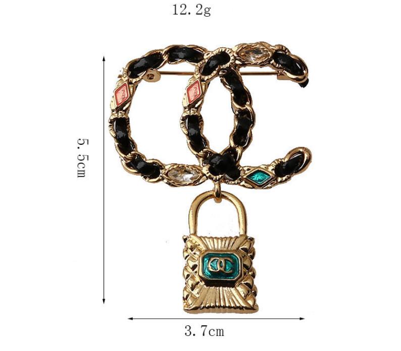 Famous Designer Letters Brooch Women Crystal Rhinestone Pearl Broochs Temperament Simple Ladies Party Jewelry Accessories 20style 
Famous Designer Letters Brooch Women Crystal Rhinestone Pearl Broochs Temperament Simple Ladies Party Jewelry Accessories 20style