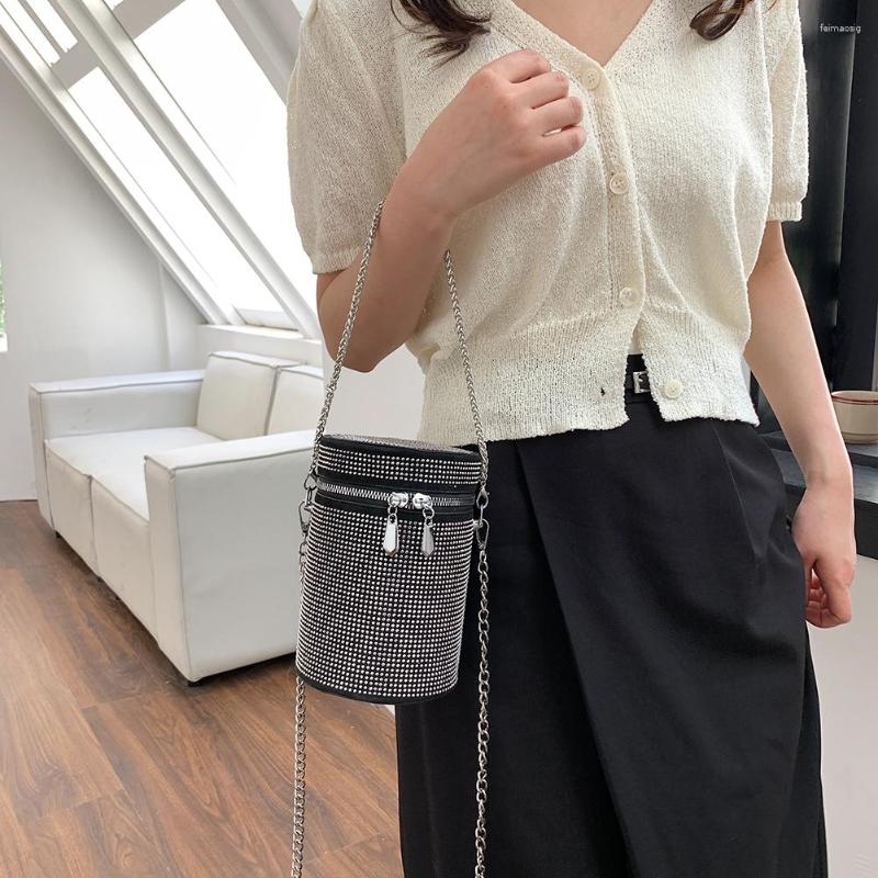 Evening Bags Shiny Barrel-shaped Tote Pouch Women Bright Diamond PU Pillow Shoulder Messenger Lady Luxury Designer With Zipper Handbags, Black
Evening Bags Shiny Barrel-shaped Tote Pouch Women Bright Diamond PU Pillow Shoulder Messenger Lady Luxury Designer With Zipper Handbags, Black