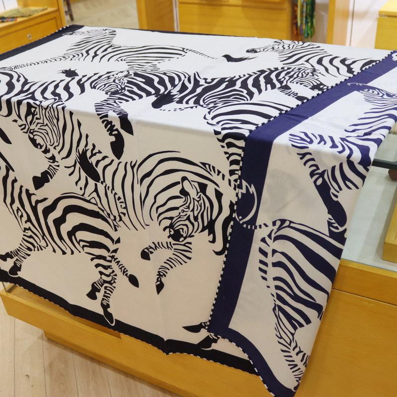 Scarves Zebra Prints Wool Blanket Scarf Cape Double-sided Women Winter Luxury Wraps Echarpe Poncho 135 135cm
Scarves Zebra Prints Wool Blanket Scarf Cape Double-sided Women Winter Luxury Wraps Echarpe Poncho 135 135cm