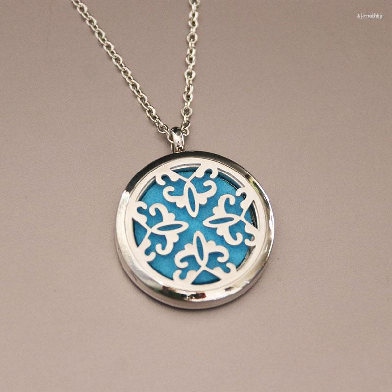 Chains 1pc Cut Flower Locket Perfume Box Stainless Steel Necklace Personalized Name Custom Jewelry Pendants Necklaces Women Men Gift
Chains 1pc Cut Flower Locket Perfume Box Stainless Steel Necklace Personalized Name Custom Jewelry Pendants Necklaces Women Men Gift