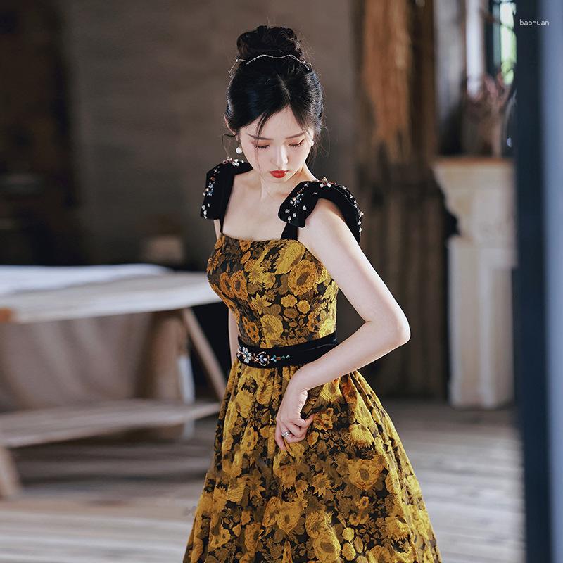 Ethnic Clothing Women Spaghetti Strap A Line Prom Dresses Elegant Floral Print Floor Length Evening Party Gowns
Ethnic Clothing Women Spaghetti Strap A Line Prom Dresses Elegant Floral Print Floor Length Evening Party Gowns