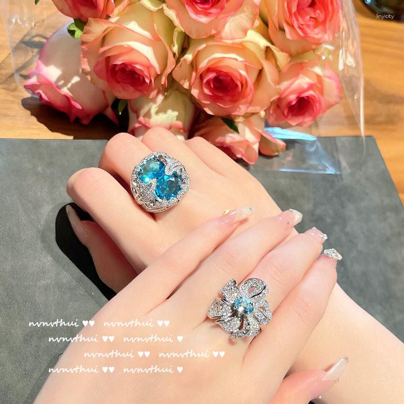 Cluster Rings Ladies Luxury Sea Blue Zircon Crystal Gemstone Open For Women Gorgeous Elegant Bowknot Wedding Promise Jewelry
Cluster Rings Ladies Luxury Sea Blue Zircon Crystal Gemstone Open For Women Gorgeous Elegant Bowknot Wedding Promise Jewelry