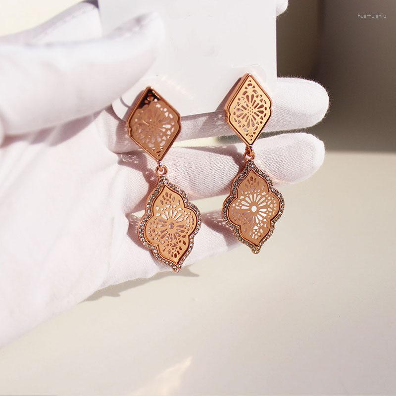 Dangle Earrings Renya Vintage Rhombus Shape Cutout Hollow Inspired Filigree Metal Drop Earring Rose Gold Color For Women Girls
Dangle Earrings Renya Vintage Rhombus Shape Cutout Hollow Inspired Filigree Metal Drop Earring Rose Gold Color For Women Girls