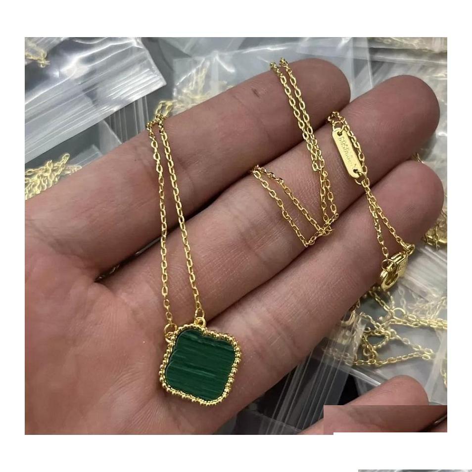 Pendant Necklaces 15Mm Fashion Classic4/Four Leaf Clover Love Pendants Motherofpearl Original Logo Gold 18K For Wom Dhsm5
Pendant Necklaces 15Mm Fashion Classic4/Four Leaf Clover Love Pendants Motherofpearl Original Logo Gold 18K For Wom Dhsm5
