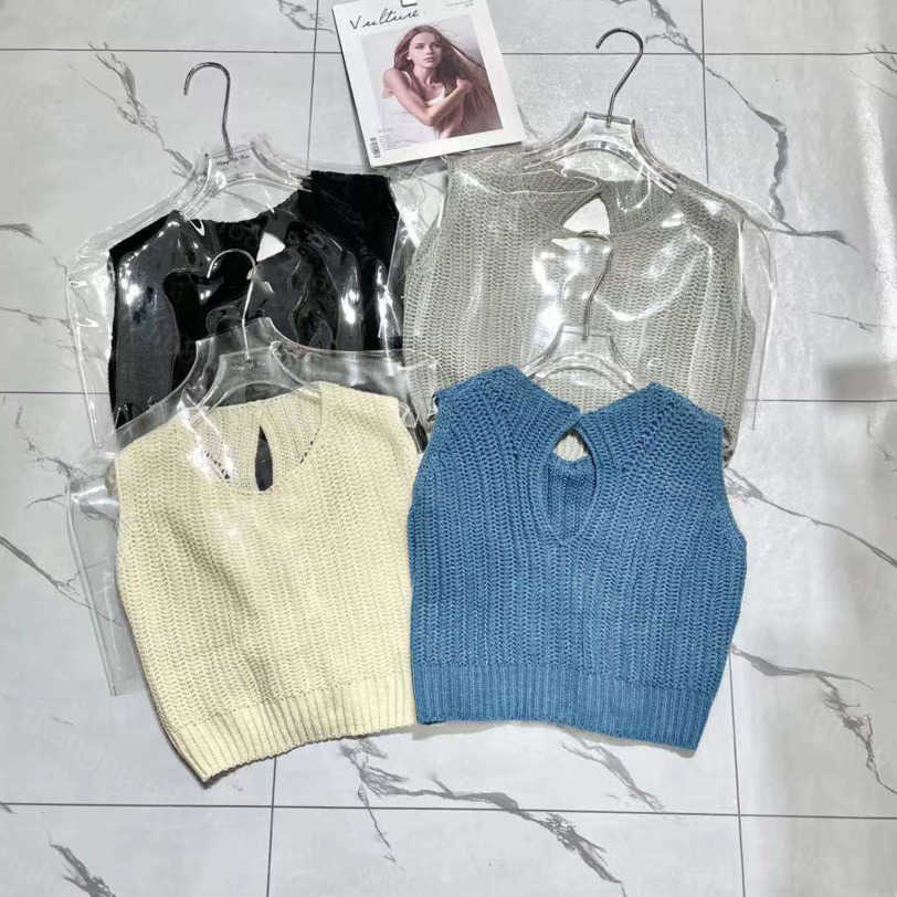 23ss Womens Knits womens designer clothing Solid color backless hardware pearl diamond logo decoration knitted vest tops High quality womens clothes a1
23ss Womens Knits womens designer clothing Solid color backless hardware pearl diamond logo decoration knitted vest tops High quality womens clothes a1