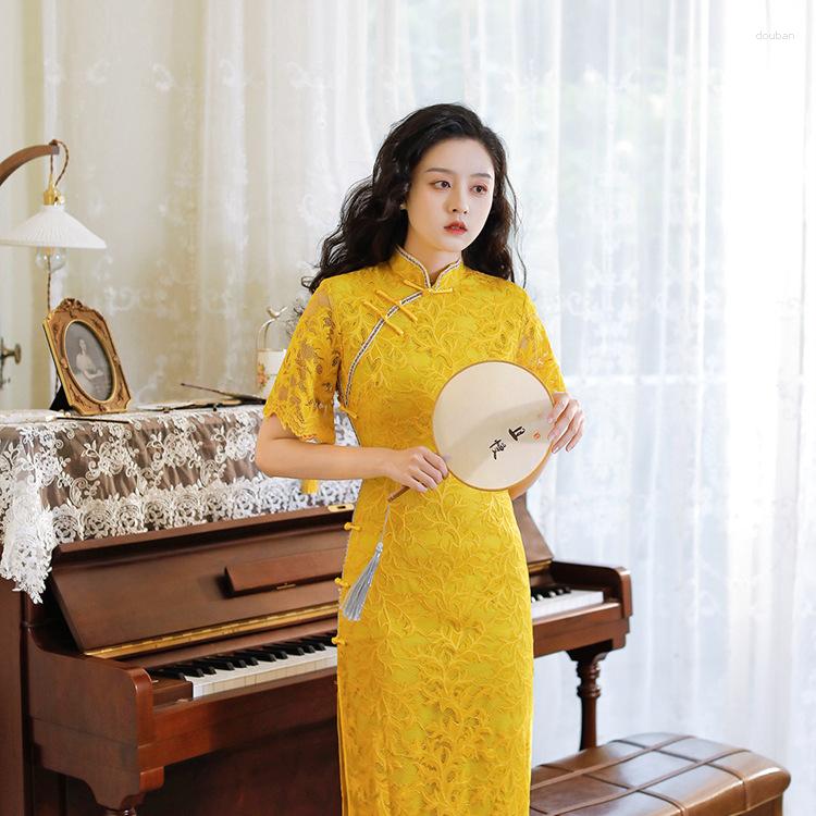 Ethnic Clothing Yellow Short Sleeve Lace Edge Long Dress Cheongsam Lady Chinese Dresses Stand Collar Vintage Button Vestidos Elegant Qipao
Ethnic Clothing Yellow Short Sleeve Lace Edge Long Dress Cheongsam Lady Chinese Dresses Stand Collar Vintage Button Vestidos Elegant Qipao