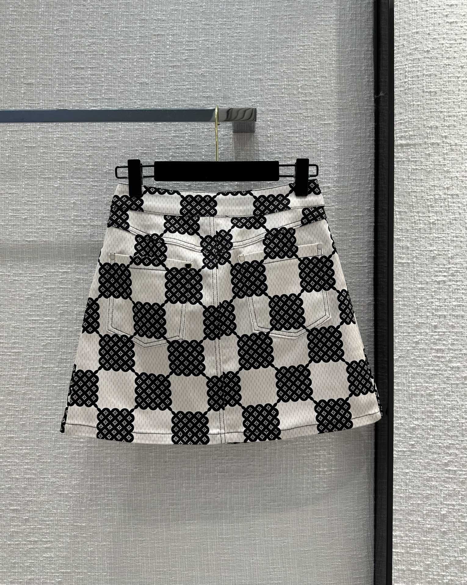 2023 New Summer Autumn Designer A Skirts Fashion Print Brand Same Style dress Luxury Women' Skirts 0624-2, Picture color
2023 New Summer Autumn Designer A Skirts Fashion Print Brand Same Style dress Luxury Women' Skirts 0624-2, Picture color