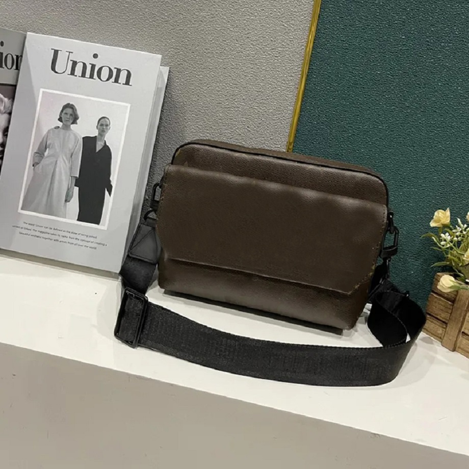 Luxury Designer Bag Men's and Women's Universal Leather Messenger Bag Multi-Function Phone Bag Wallet Card Bag Mini Portable Shoulder Bag M22482, Green m22482
Luxury Designer Bag Men's and Women's Universal Leather Messenger Bag Multi-Function Phone Bag Wallet Card Bag Mini Portable Shoulder Bag M22482, Green m22482