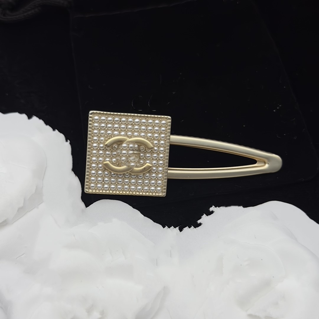 Top Luxury Hairpin Designer Hair Accessories channel Headwear Women Brand Simple Design Headband Leisure Hairclips Fashion Hair Clips Elegant kx10
Top Luxury Hairpin Designer Hair Accessories channel Headwear Women Brand Simple Design Headband Leisure Hairclips Fashion Hair Clips Elegant kx10