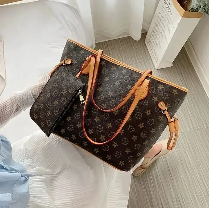 High Quality Luxurys Designers Bags Women bag shoulder Messenger bags Classic Style Fashion Lady Totes handbags purses wallet with small wallets 2pcs set, Old flower
High Quality Luxurys Designers Bags Women bag shoulder Messenger bags Classic Style Fashion Lady Totes handbags purses wallet with small wallets 2pcs set, Old flower
