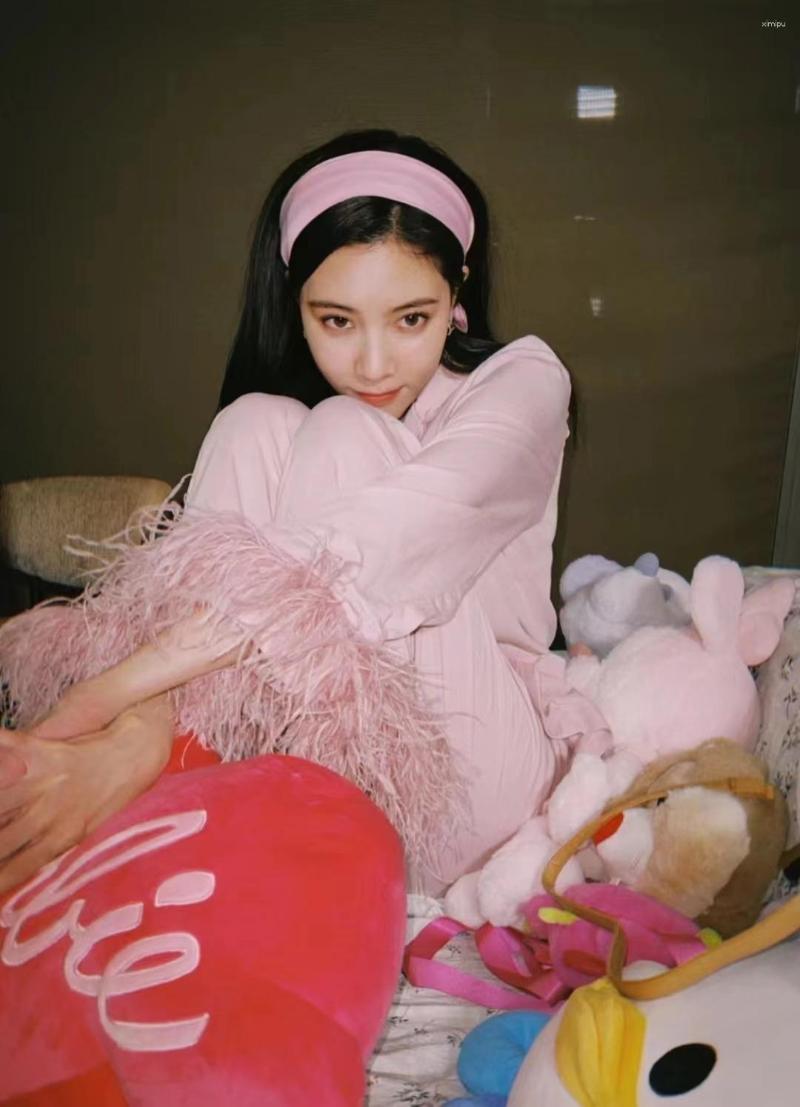 Women' Sleepwear Ostrich Feather Pajamas For Women Casual Long Sleeved Factory Outlet Two Piece Pajama Set Party Wear 2023, Black
Women' Sleepwear Ostrich Feather Pajamas For Women Casual Long Sleeved Factory Outlet Two Piece Pajama Set Party Wear 2023, Black
