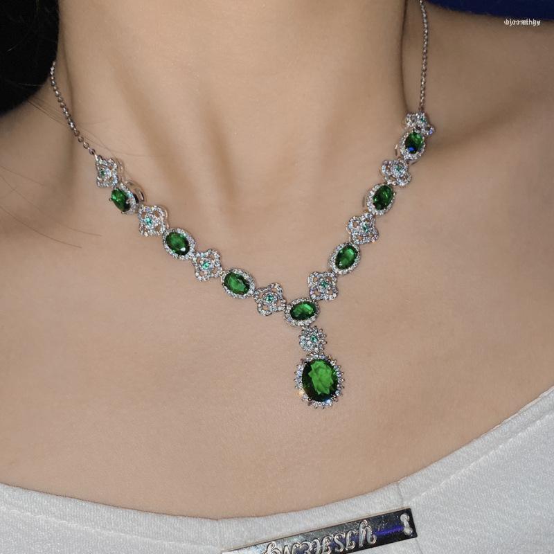 Pendant Necklaces Fashion Emerald Green Oval Stone Cubic Zirconia Necklace For Women
Pendant Necklaces Fashion Emerald Green Oval Stone Cubic Zirconia Necklace For Women