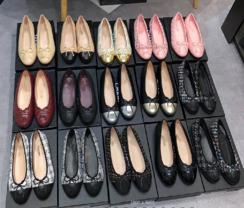 designer Dress shoes Spring and Autumn 100% cowhide letter bow Ballet Dance shoes fashion women black Flat boat shoe Lady leather Trample Lazy Loafers Large, #5
designer Dress shoes Spring and Autumn 100% cowhide letter bow Ballet Dance shoes fashion women black Flat boat shoe Lady leather Trample Lazy Loafers Large, #5
