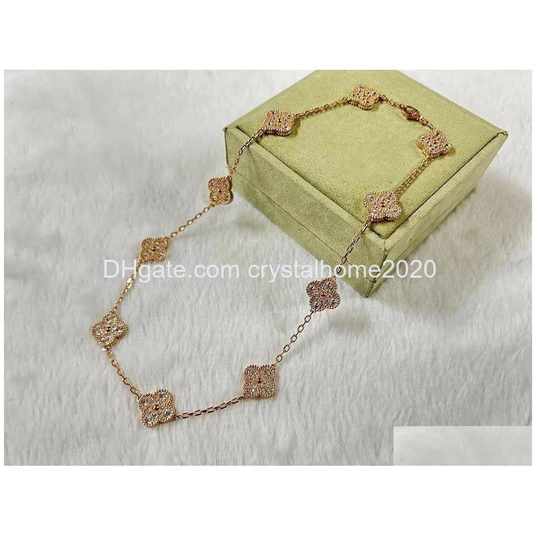 Chokers Luxury V Brand Clover Designer Pendant Necklaces Gold Sier Sweet 10 Flowers 15Mm 4 Leaf Choker Necklace A Jewelry Birthday D Dhxe9
Chokers Luxury V Brand Clover Designer Pendant Necklaces Gold Sier Sweet 10 Flowers 15Mm 4 Leaf Choker Necklace A Jewelry Birthday D Dhxe9