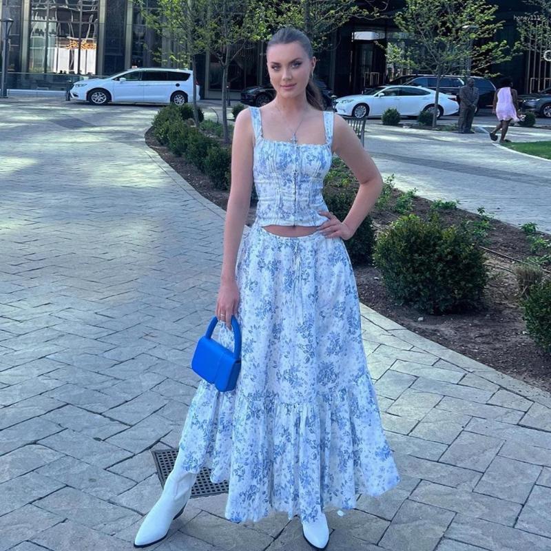 Skirts Blue Flower Printing Vacation Skirt Elastic Waistline White Party Women Clothes Shivering LM106
Skirts Blue Flower Printing Vacation Skirt Elastic Waistline White Party Women Clothes Shivering LM106