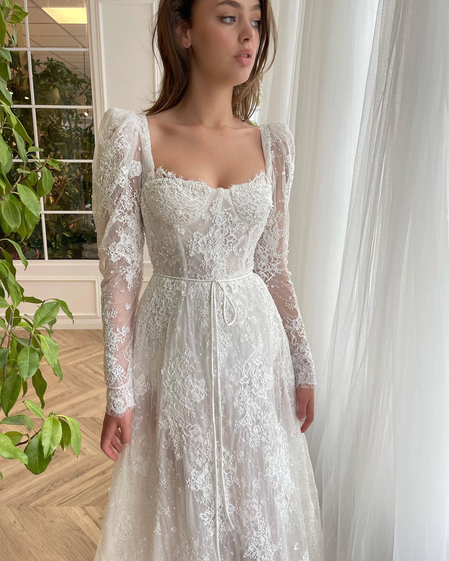 Fashion Lace A Line Dresses Square Neck Long Sleeves Wedding Dress Sweep Train Designer Bridal Gowns 0515