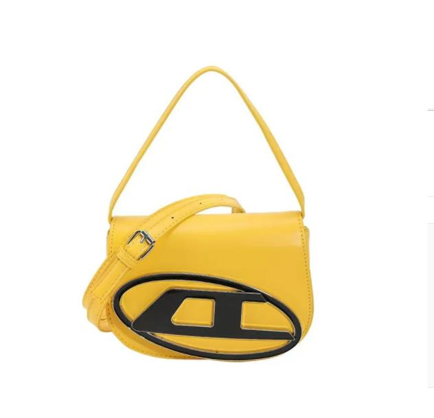 2023 new fashion versatile small square bag, trendy one-shoulder cross-body bag One Shoulder Handbag messenger bag, Cream
2023 new fashion versatile small square bag, trendy one-shoulder cross-body bag One Shoulder Handbag messenger bag, Cream