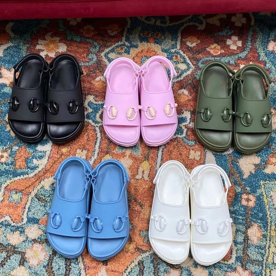 Luxury Designer New Fashion Thick Sole Horseport Buckle Sandals HORSEBIT FLATFORM SANDAL Beach Slippers Summer Leisure Home Travel Style Box Size 35-40
Luxury Designer New Fashion Thick Sole Horseport Buckle Sandals HORSEBIT FLATFORM SANDAL Beach Slippers Summer Leisure Home Travel Style Box Size 35-40