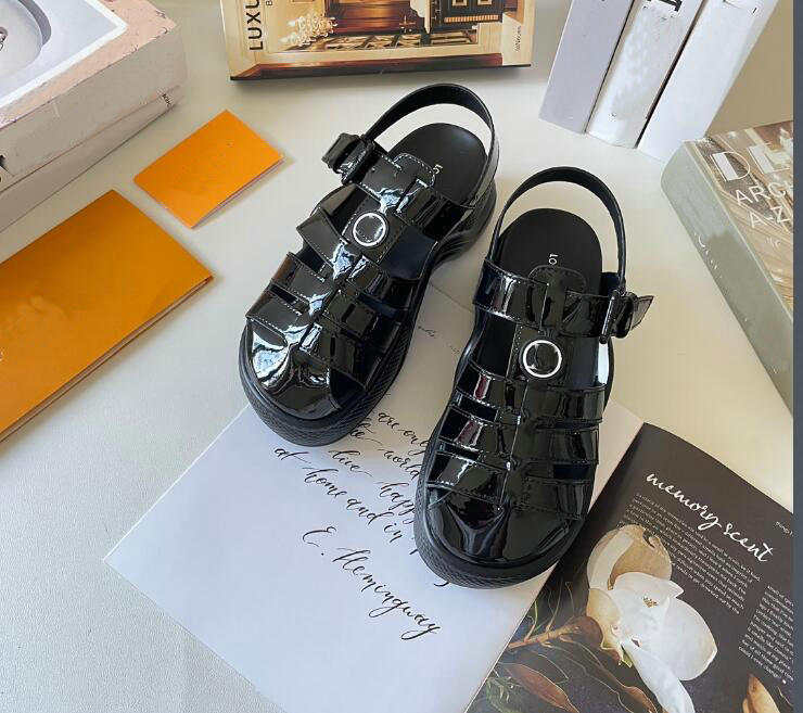 Women Ladies Calfskin Dad Sandals Quilted Summer Designer Sandles Shoes Platform Flats Low Heel Wedge Buckle Sandal Slip On Ankle Strap Beach Shose Flip Flop 5hu6, Black
Women Ladies Calfskin Dad Sandals Quilted Summer Designer Sandles Shoes Platform Flats Low Heel Wedge Buckle Sandal Slip On Ankle Strap Beach Shose Flip Flop 5hu6, Black