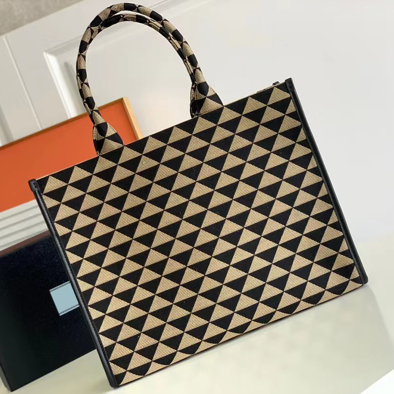 weekend luggage Shopping weekend handbags luxurys Designer envelope Shoulder bag top handle large totes Cross Body Womens mens Clutch Bags classic Beach Organizer, White
weekend luggage Shopping weekend handbags luxurys Designer envelope Shoulder bag top handle large totes Cross Body Womens mens Clutch Bags classic Beach Organizer, White