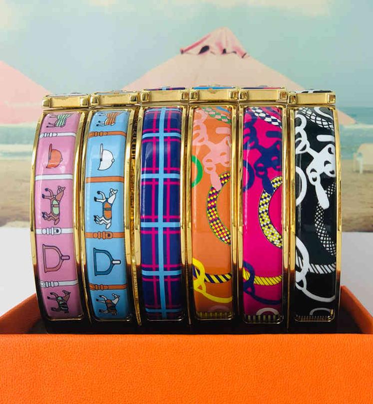 charms H bangles jewelry 18k gold Bracelets belt stainless steel plated pink Enamel Luxury Brand Designer fashion cuff Womens Part4243424
charms H bangles jewelry 18k gold Bracelets belt stainless steel plated pink Enamel Luxury Brand Designer fashion cuff Womens Part4243424