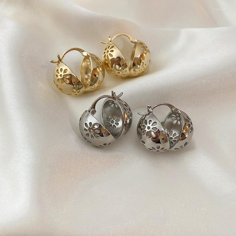 Stud Earrings Ajojewel 2023 Metal Statement Hollow Flower Balls Ins Korean Women Wholesale Clip-on-earrings Fashion Gift
Stud Earrings Ajojewel 2023 Metal Statement Hollow Flower Balls Ins Korean Women Wholesale Clip-on-earrings Fashion Gift