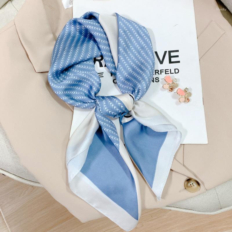 Scarves 2023 Four Seasons Small Female Fashion Travel Silk Scarf Classic Print Stripe Headcloth Style 70X70CM Beach Kerchief
Scarves 2023 Four Seasons Small Female Fashion Travel Silk Scarf Classic Print Stripe Headcloth Style 70X70CM Beach Kerchief