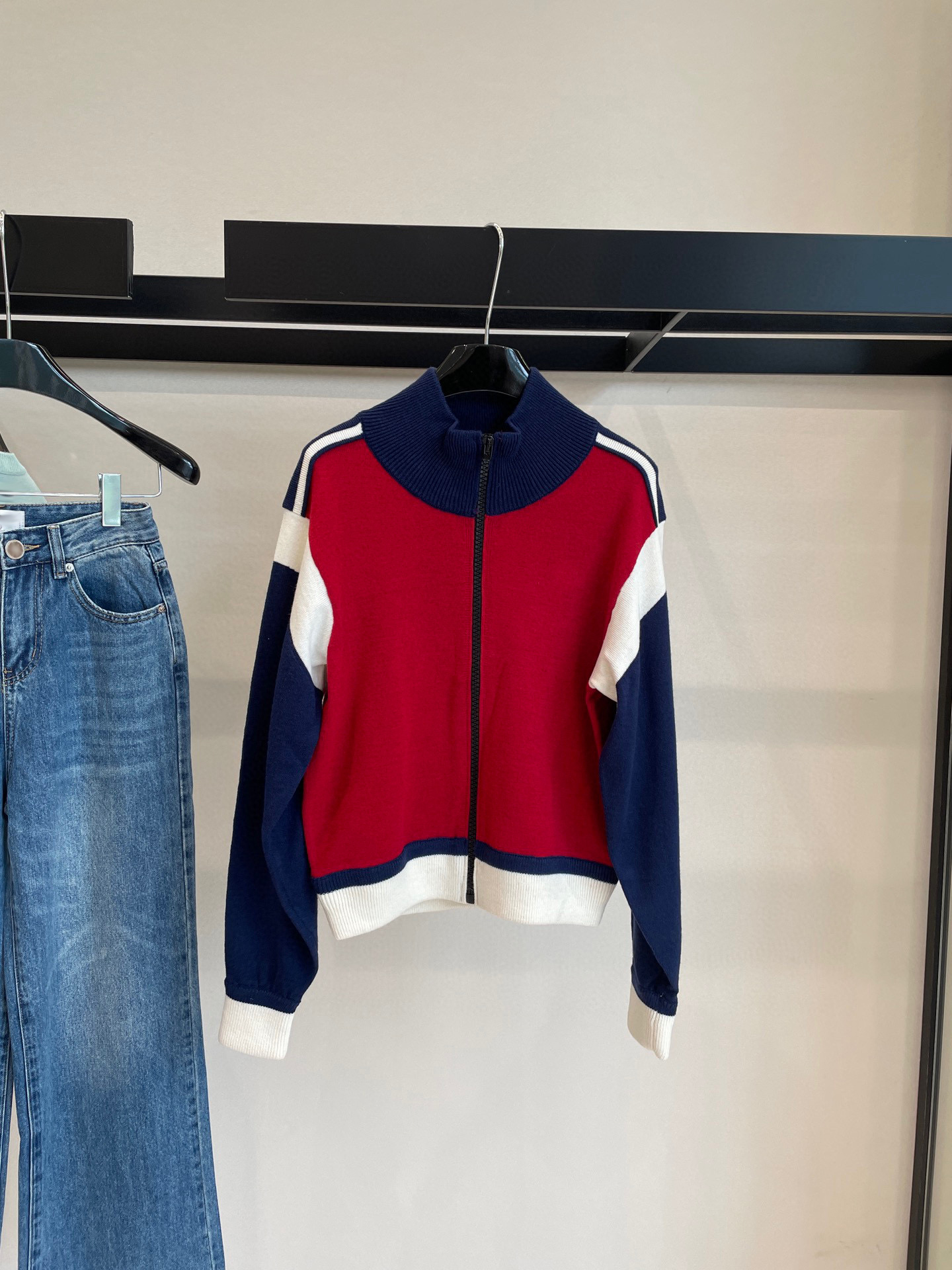 Women's Jackets luxurystyle Streetwear Oversized Vintage Harajuku Outdoor Track Jackets Causal Color Block Thin Outwear C1008, Red
Women's Jackets luxurystyle Streetwear Oversized Vintage Harajuku Outdoor Track Jackets Causal Color Block Thin Outwear C1008, Red