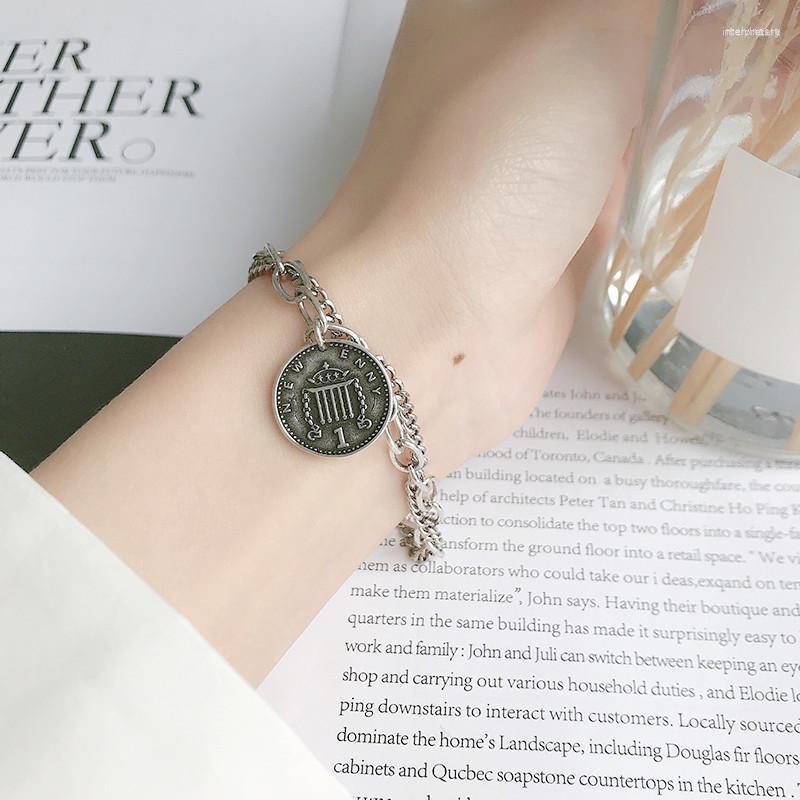 Link Bracelets Vintage Queen Portrait Double Chain OT Buckle Silver Color Bracelet For Women Designer Hand Jewelry Gifts
Link Bracelets Vintage Queen Portrait Double Chain OT Buckle Silver Color Bracelet For Women Designer Hand Jewelry Gifts