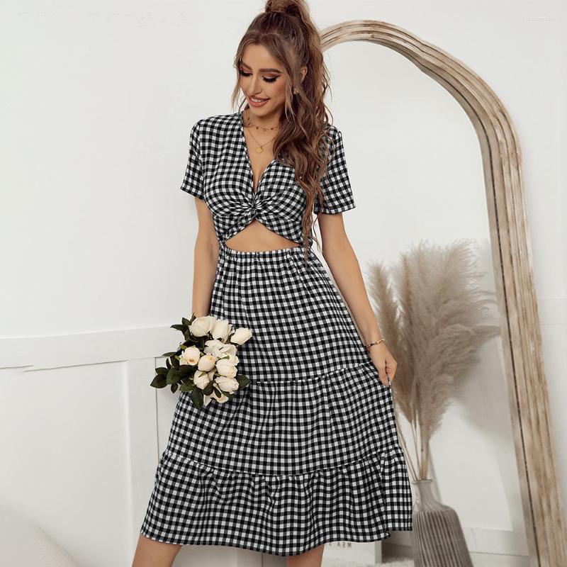 Casual Dresses Women 2023 Summer Fashion Sexy V-neck Checkered Pattern Waist Retraction Patchwork Elegant Temperament Dress, Black white
Casual Dresses Women 2023 Summer Fashion Sexy V-neck Checkered Pattern Waist Retraction Patchwork Elegant Temperament Dress, Black white