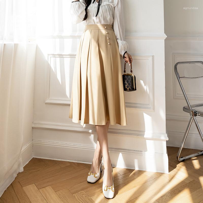 Skirts Limiguyue OL High Waist Women Midi Skirt Chic Pearl Buttons Pleated A Line Vintage Faldas Mujer Elegant Spring Fall K3829, Black
Skirts Limiguyue OL High Waist Women Midi Skirt Chic Pearl Buttons Pleated A Line Vintage Faldas Mujer Elegant Spring Fall K3829, Black