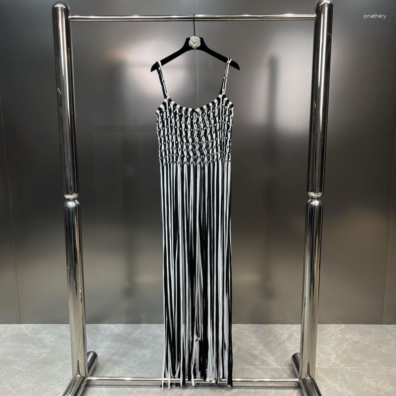 Women' Tanks BORVEMAYS 2023 Summer Black White Contrasting Colors Sleeveless Hollow Out Personality Tassel Trend Tank Tops Women WZ3458, As shown
Women' Tanks BORVEMAYS 2023 Summer Black White Contrasting Colors Sleeveless Hollow Out Personality Tassel Trend Tank Tops Women WZ3458, As shown