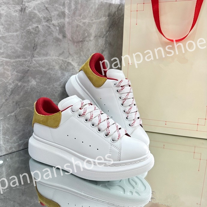 Top Hot Luxurys Designer sneaker shoe women Casual shoes mens leather white platforms with black outdoor sneakers size 35-46, 11
Top Hot Luxurys Designer sneaker shoe women Casual shoes mens leather white platforms with black outdoor sneakers size 35-46, 11