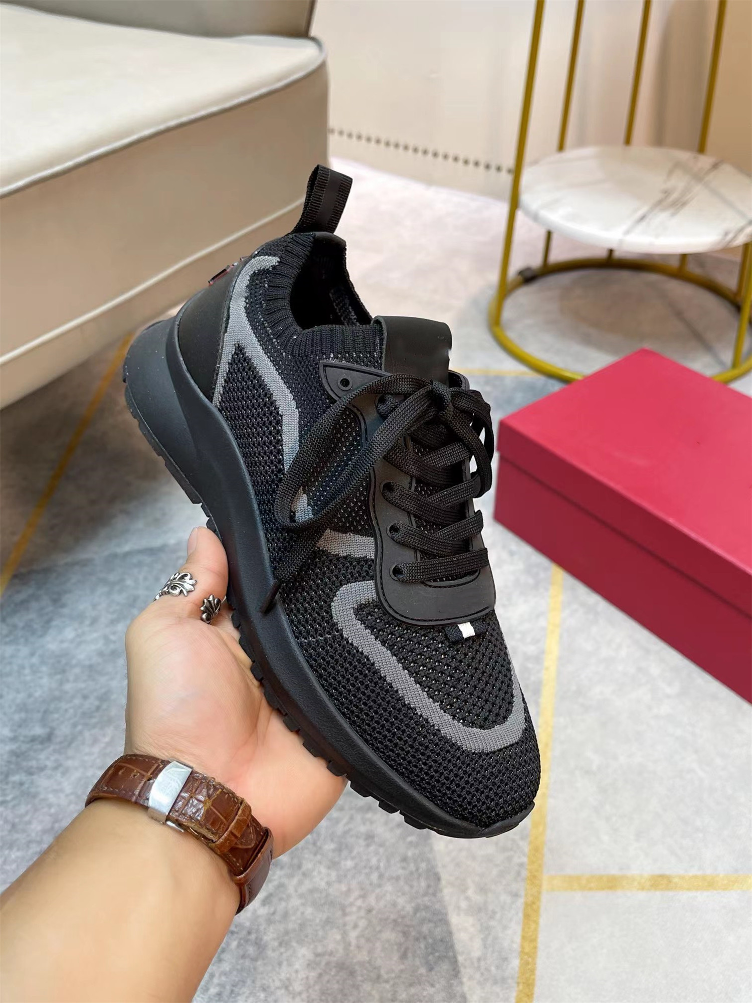 Top Quality Mesh Sneaker Shoes Men Calfskin Leather Ruber Sole Graphic Runner Sports Professional Party Dress Discount Excellent Walking EU38-46
Top Quality Mesh Sneaker Shoes Men Calfskin Leather Ruber Sole Graphic Runner Sports Professional Party Dress Discount Excellent Walking EU38-46
