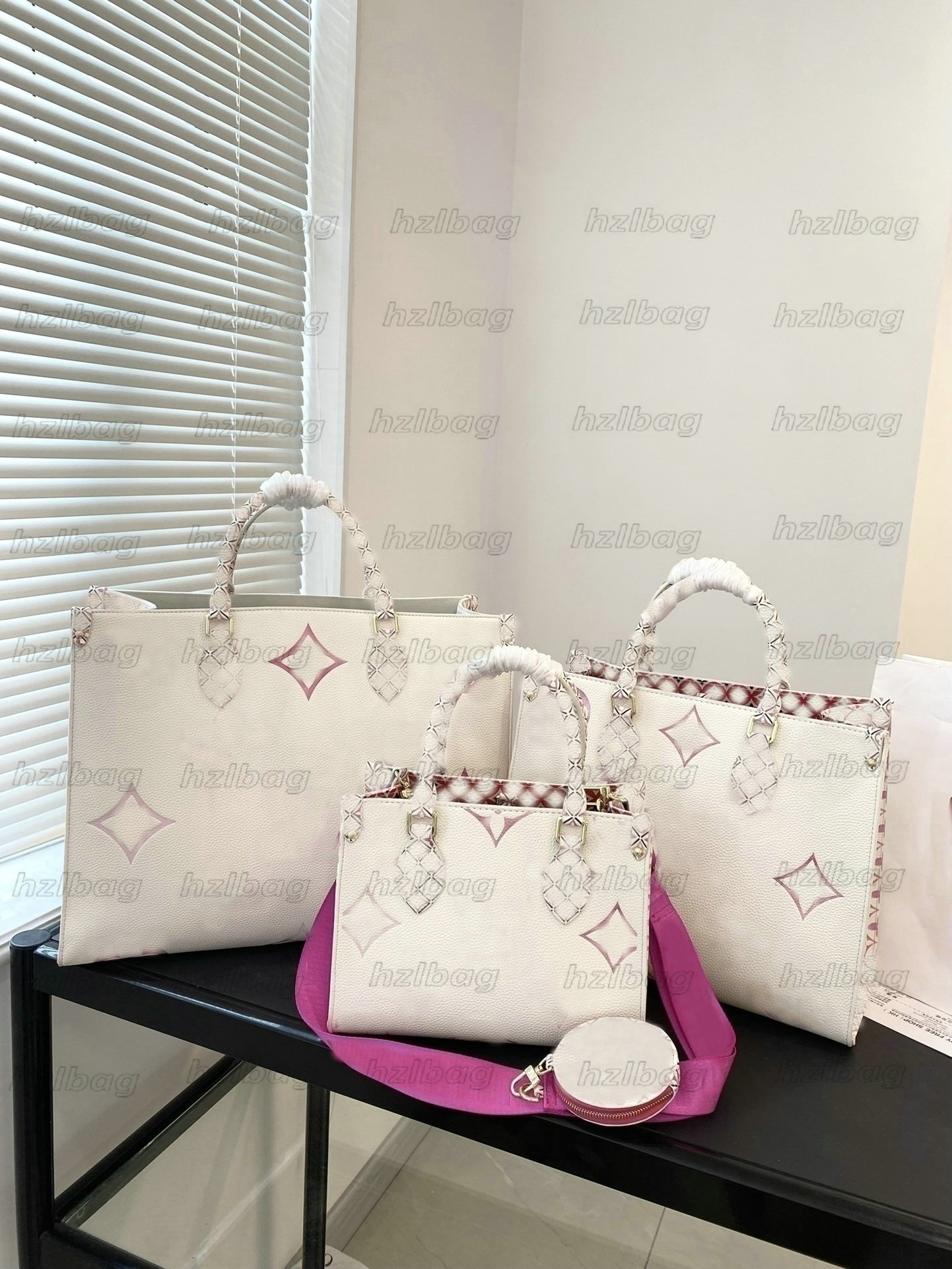 Designer Luxurys Women's Tote Bag Onthego MM PM Shoulder Bag 2023 Summer By The Pool Designers Bag Monograms Canvas Women Handbags Purse ON THE GO, #1
Designer Luxurys Women's Tote Bag Onthego MM PM Shoulder Bag 2023 Summer By The Pool Designers Bag Monograms Canvas Women Handbags Purse ON THE GO, #1